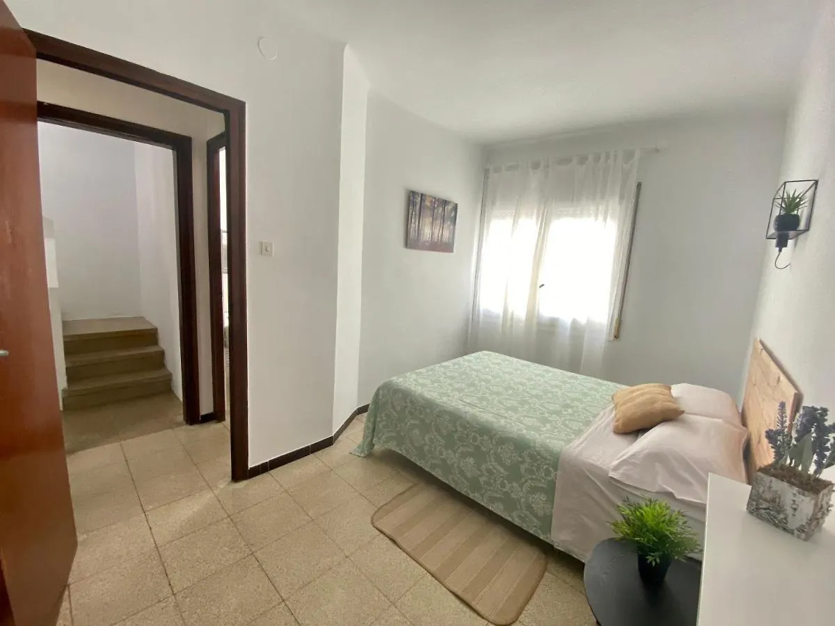 Cal Sosiu Villa Llanca 0*,  Spain